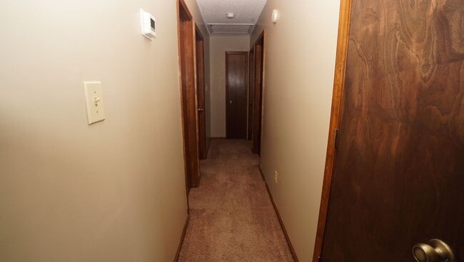 Building Photo - Cinnamon Ridge – 3 bedrooms and 2 baths