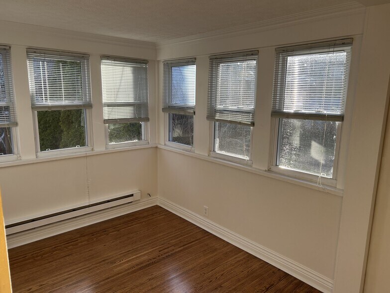 Building Photo - 137 Harvard St