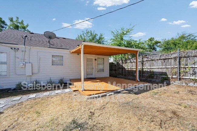Building Photo - 3824 Collinwood Ave