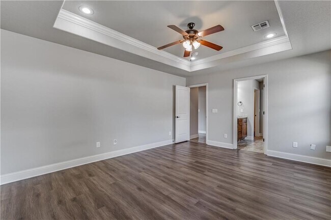 Building Photo - 2703 SW Warberry Ave