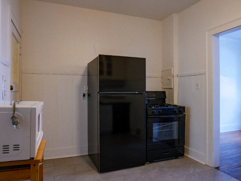 Building Photo - 2580 E 127th St