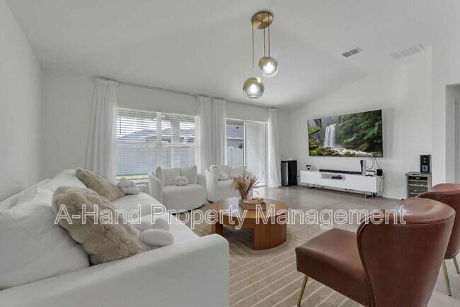 Building Photo - 3800 Whitetail Ct