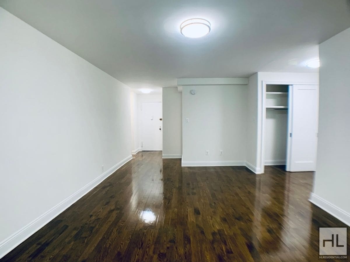 Building Photo - EAST 56 STREET