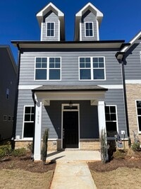 Building Photo - Beautiful Townhome in Downtown Wake Forest