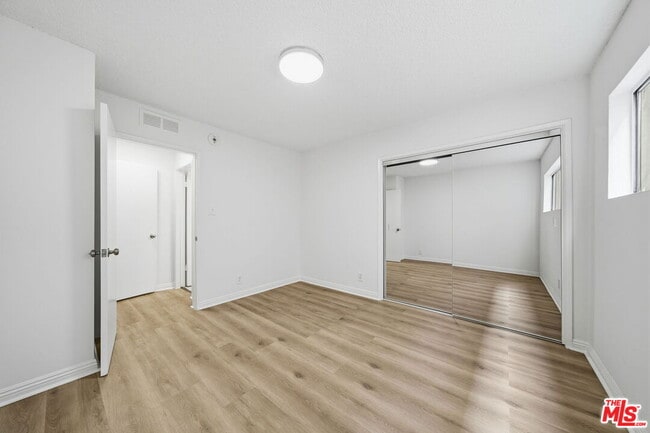 Building Photo - 4100 W 1st St