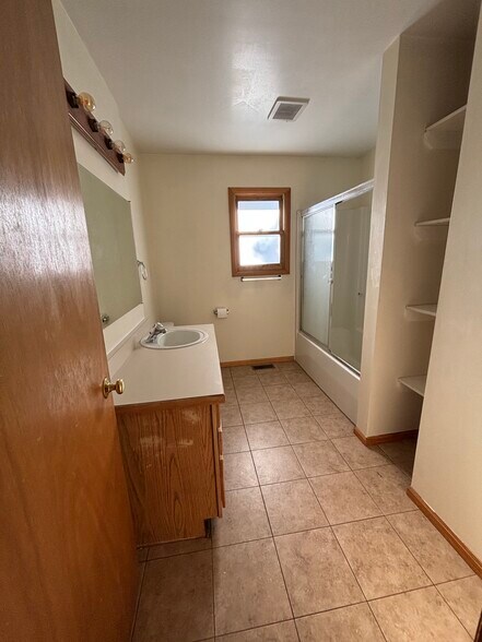 Building Photo - 2000 Arapahoe Trl