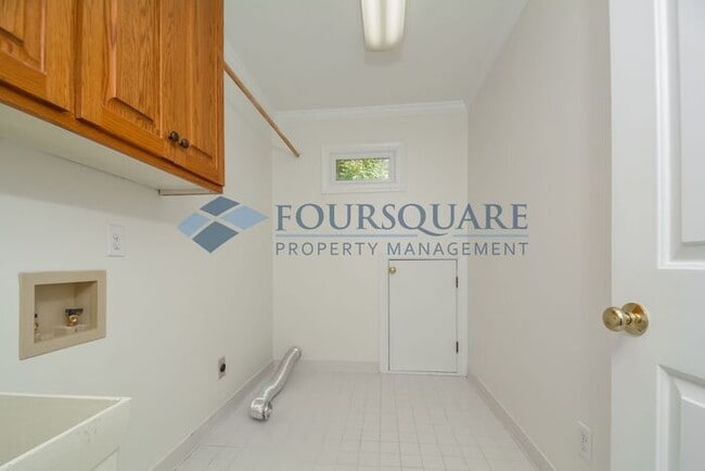 Building Photo - Spacious 4-Bed Custom Home with Bonus Room...