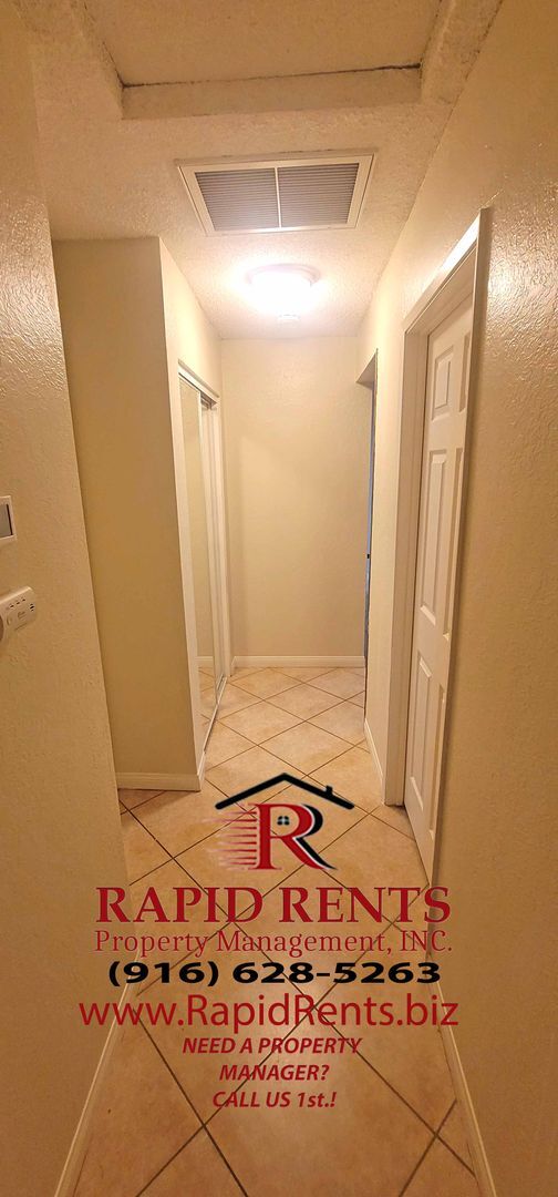 Building Photo - Fantastic opportunity in S. Sacramento! Co...