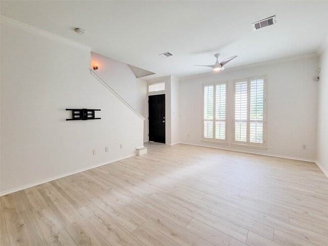 Building Photo - 75 Dennis St