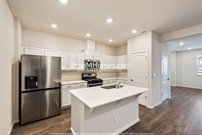 Building Photo - Newer Three Bedroom Townhome in Cornelius!