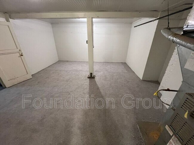 Building Photo - 3202 Farragut St