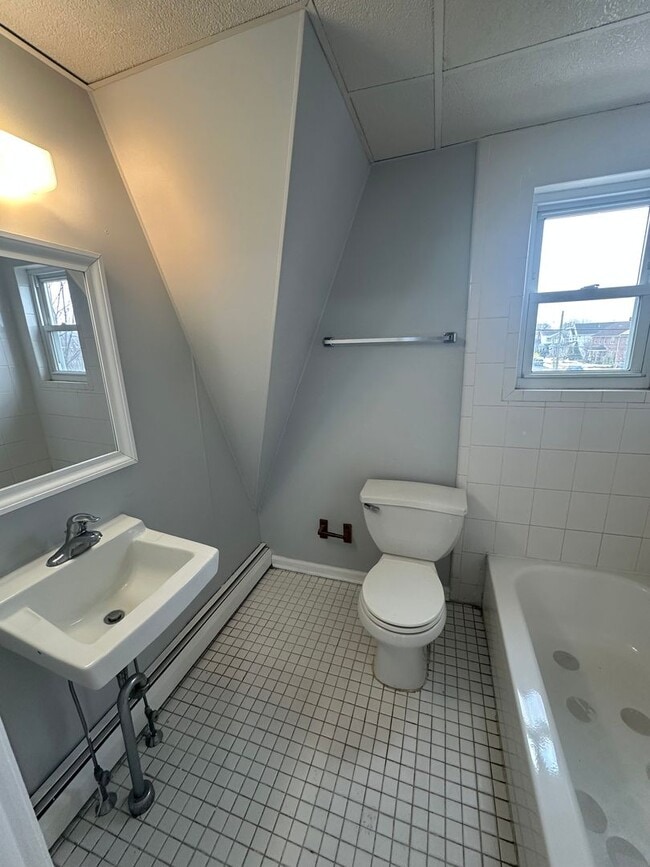 Building Photo - 1133 Madison Ave