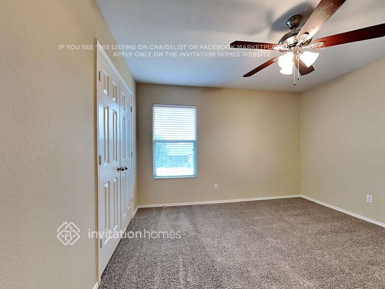 Building Photo - 805 Honey Hollow Dr