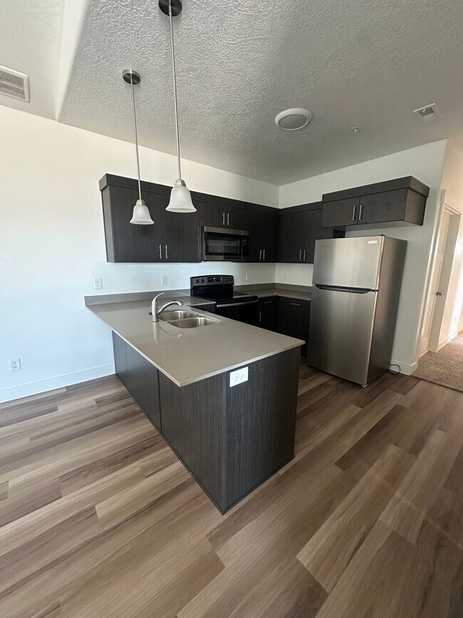 Building Photo - BRAND NEW Condo in Herriman!!!