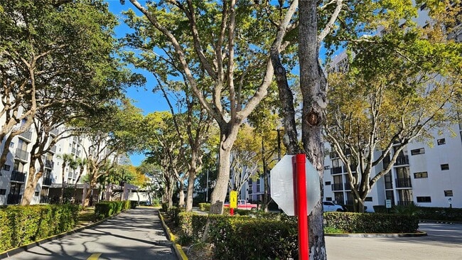 Building Photo - 16909 N Bay Rd