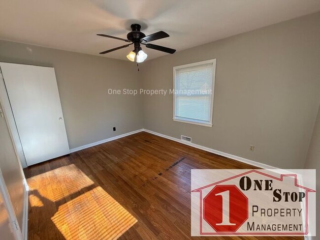 Building Photo - Gorgeous 4 Bedroom, 2 Bathroom in Grandview!