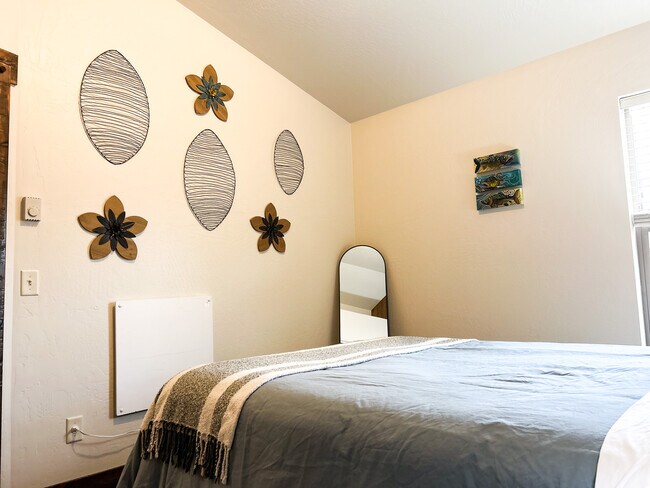 Building Photo - 10985 Cayuse Ct