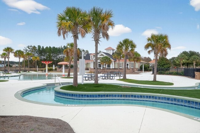 Building Photo - 4 bedroom 3 bath townhome in Rice Hope
