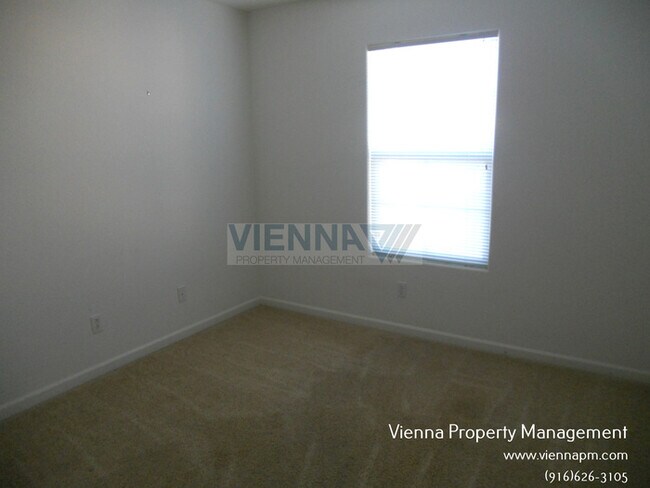 Building Photo - Cute Home for Rent in Roseville!