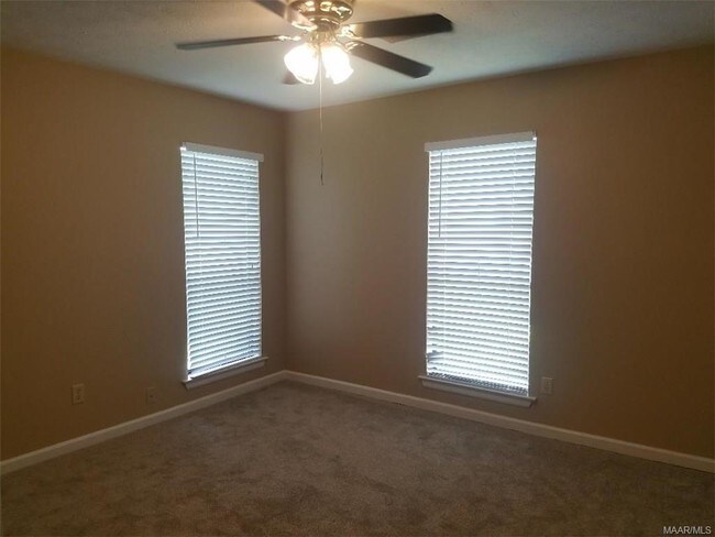 Building Photo - 1811 Young Farm Rd