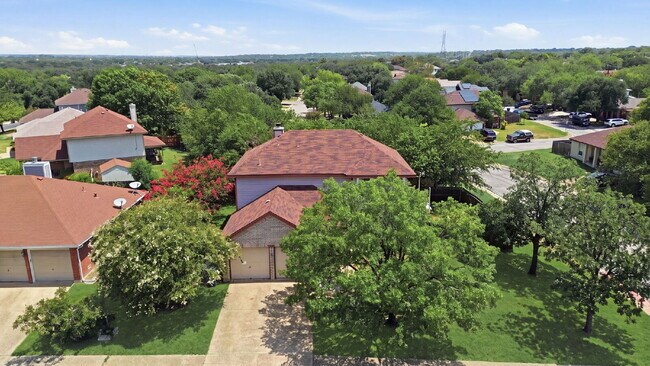 Building Photo - Updated home on a corner lot in a gated community!