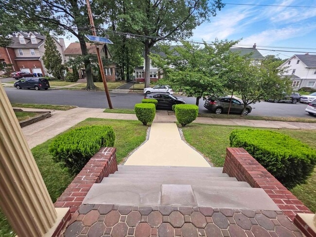 Building Photo - 86 Keer Ave