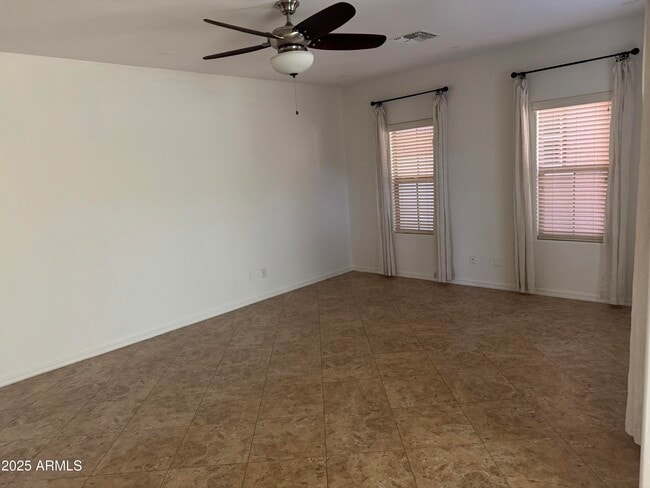 Building Photo - 3670 E Zachary Dr