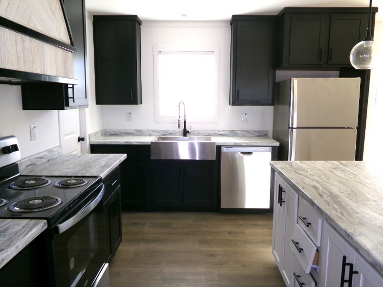 Building Photo - 432 Patriot Ln