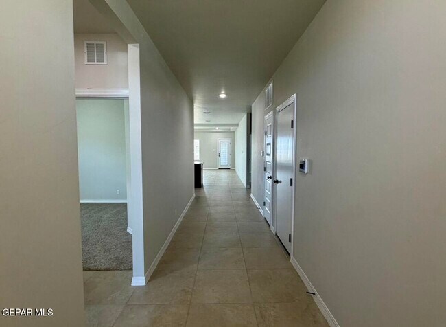 Building Photo - 7409 Scarlet Oak Pl