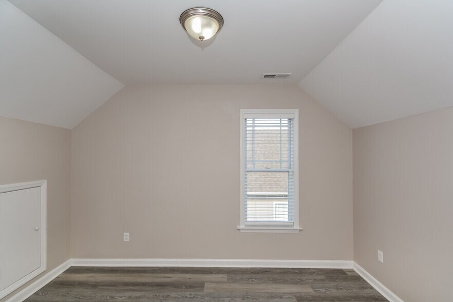 Building Photo - 205 Houston Ln