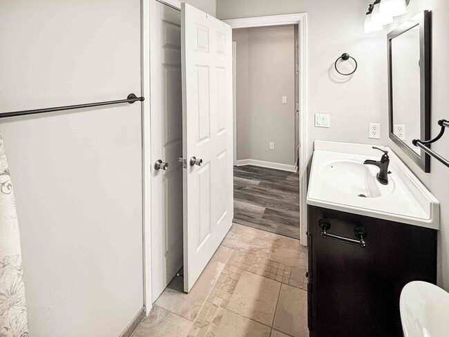 Building Photo - 3029 Vineyard Way