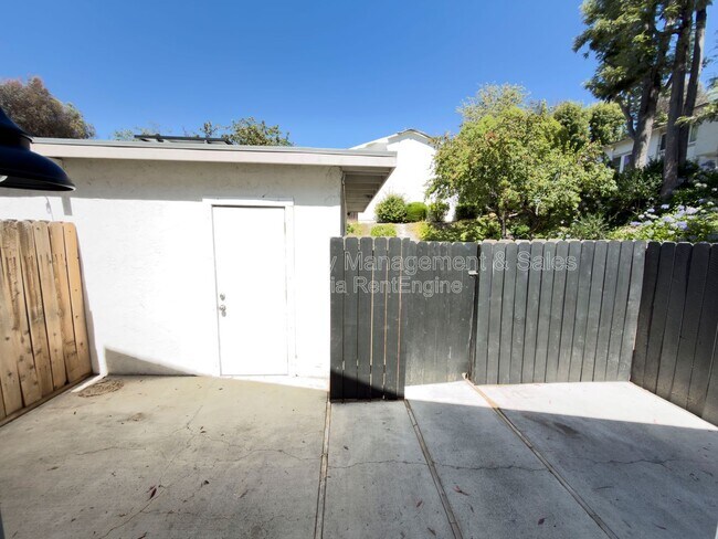 Building Photo - 3623 Harbor Crest Way