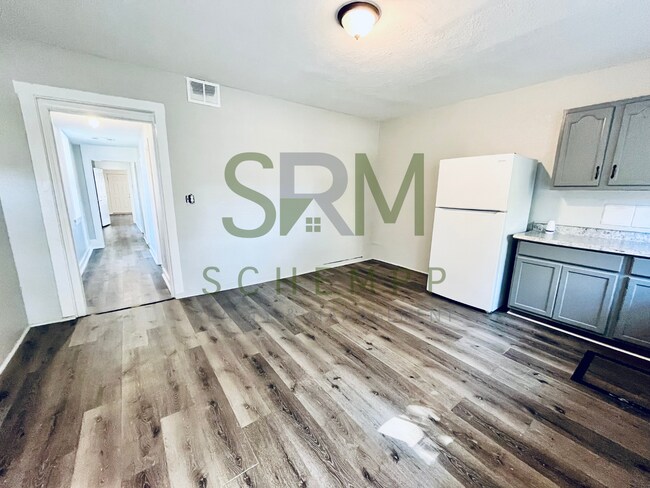 Building Photo - 2 Bedroom house in West Louisville- Section 8 accepted