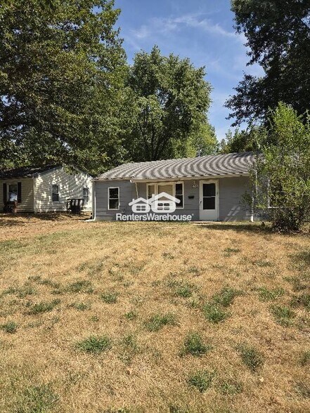 Building Photo - 9732 Vickie Pl
