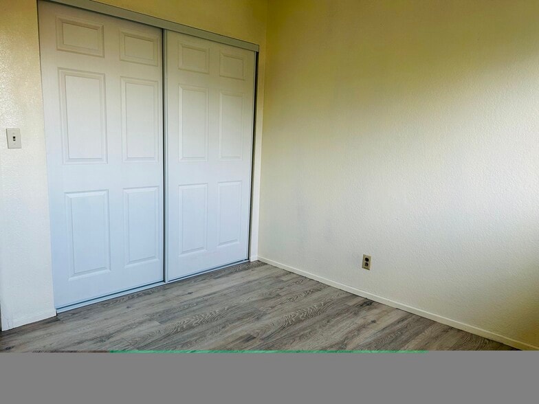 Building Photo - 2930 Lerwick Rd