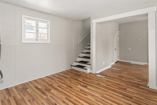 Building Photo - 127 Conkey Ave
