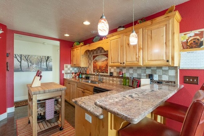 Building Photo - 728 Obsidian Dr