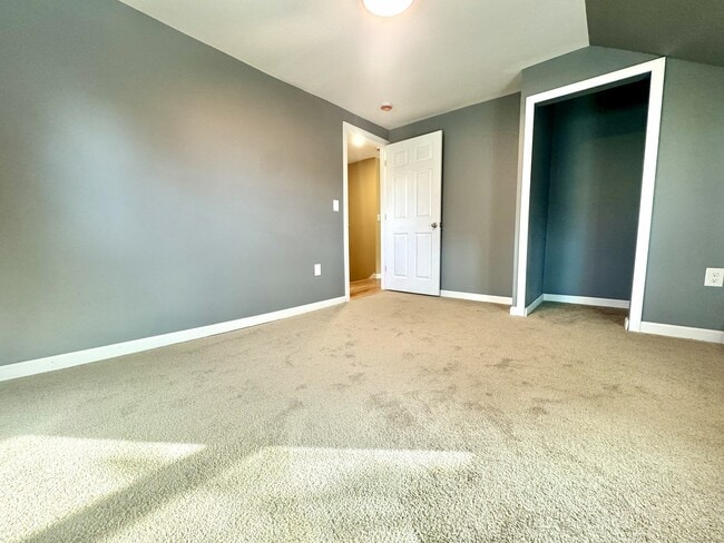 Building Photo - 137 High St