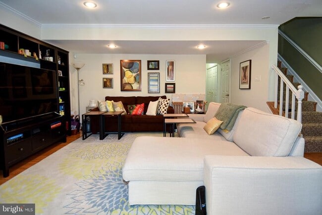 Building Photo - 5433 Grove Ridge Way