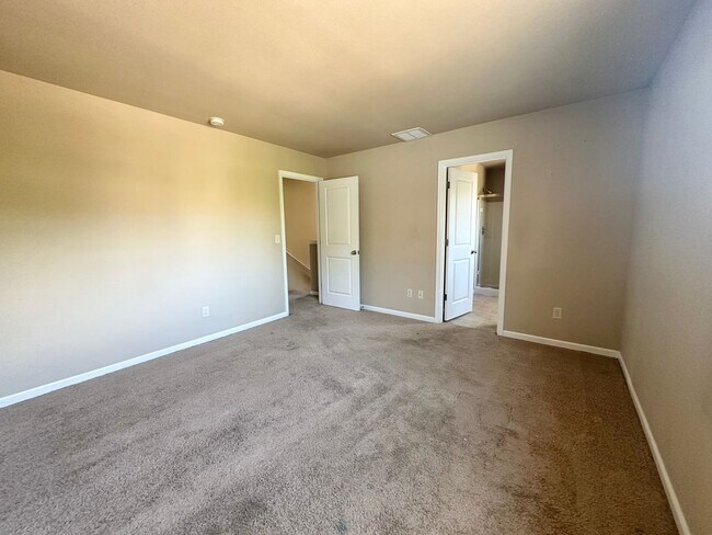 Building Photo - 3968 SE Lone Oak St