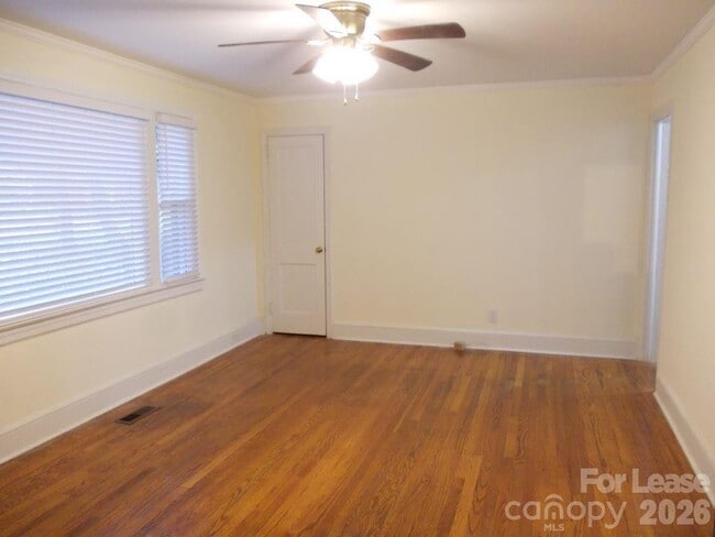 Building Photo - 2746 Dogwood Ave