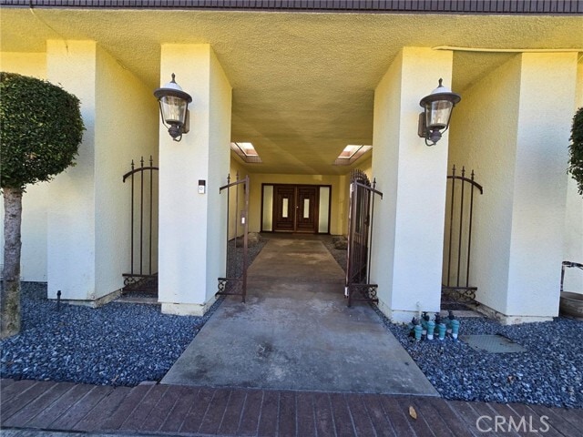 Building Photo - 588 W 17th St