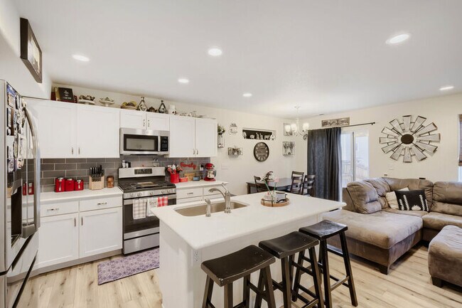 Building Photo - 8023 Nico Way