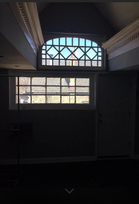 Building Photo - 724 W Wrightwood Ave