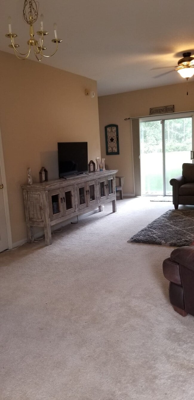 Building Photo - 506 Scrub Jay Dr
