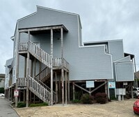 Building Photo - Beach Lovers!