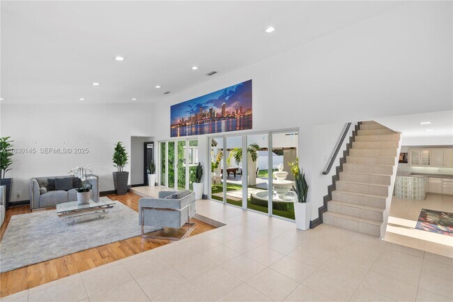 Building Photo - 13815 SW 38th St