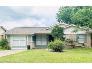 Building Photo - *********3 BEDROOM-2 BATH IN PASADENA GARD...