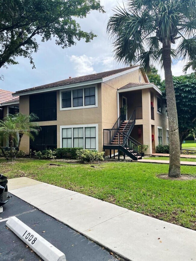 Primary Photo - 15600 SW 106th Ln