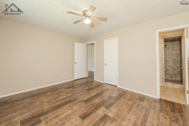 Building Photo - 1118 Crescent Ln